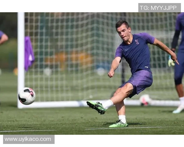 足总杯激战巴黎圣日耳曼轻取里昂红牌事件引发全场热议与转会传闻